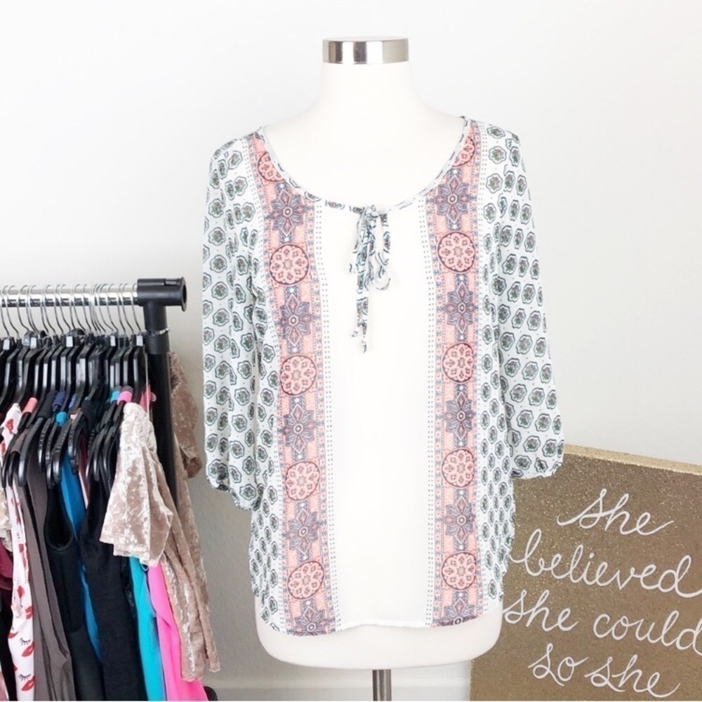Old Navy white mosaic top